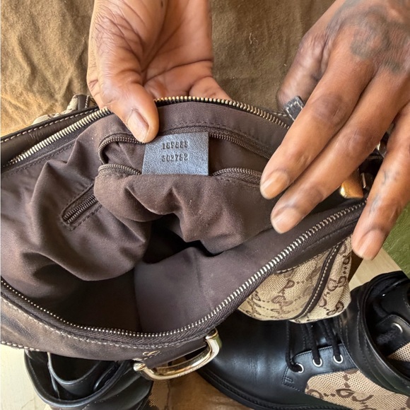 Gucci Tan and Black Shoulder Bag - Picture 11 of 11